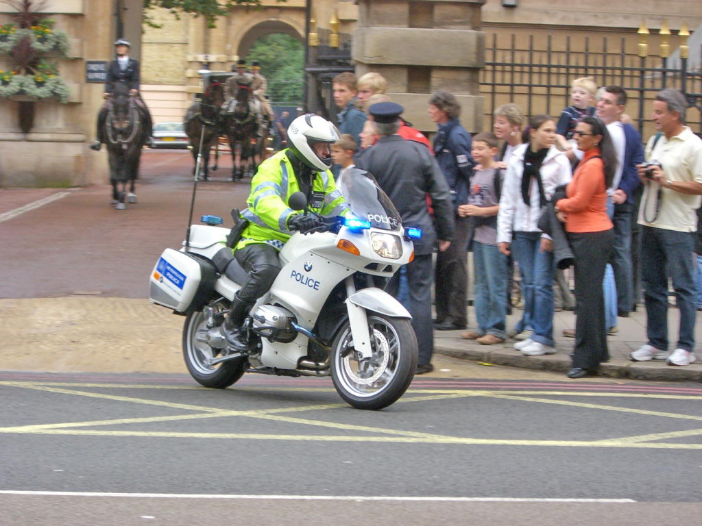 POLICE AROUND THE WORLD - United Kingdom 2
